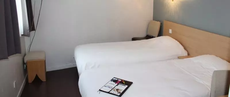 בית מלון כפרי P'tit Dej-Hôtel Clermont-Ferrand Centre