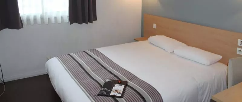 בית מלון כפרי P'tit Dej-Hôtel Clermont-Ferrand Centre