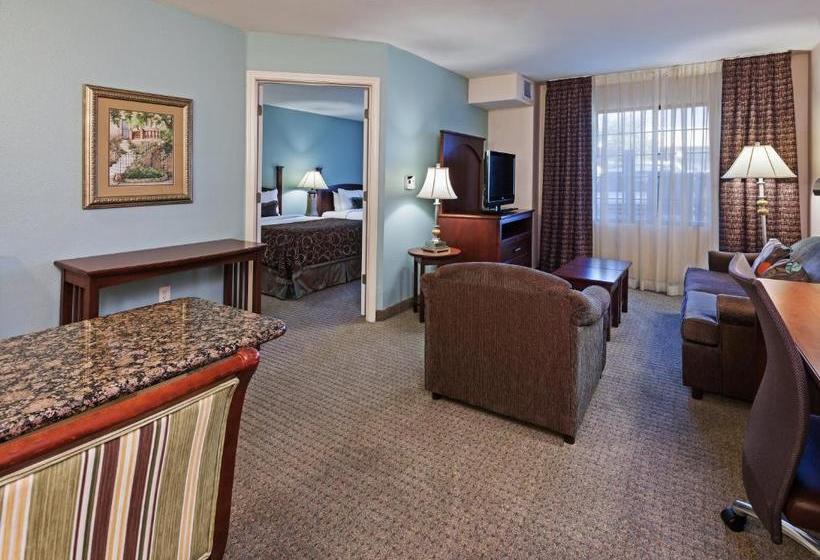 호텔 Staybridge Suites Northwest Near Six Flags Fiesta, An Ihg