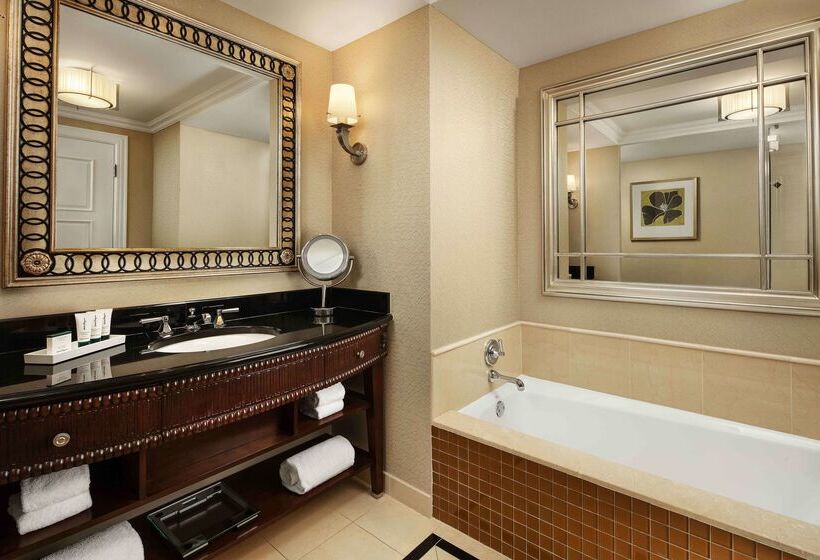 فندق Waldorf Astoria Orlando   An Official Walt Disney World®