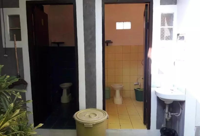 Retkeilymaja Villa Evergreen Restaurant And Rooms