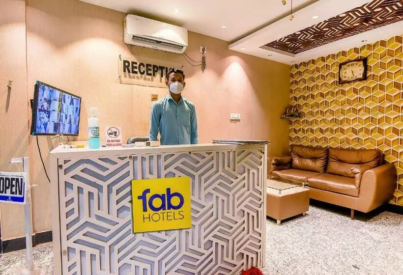 Collection O Hotel Paradise Near Chinar Park