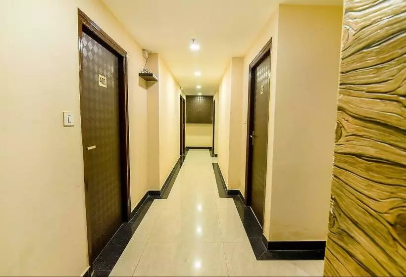 Collection O Hotel Paradise Near Chinar Park