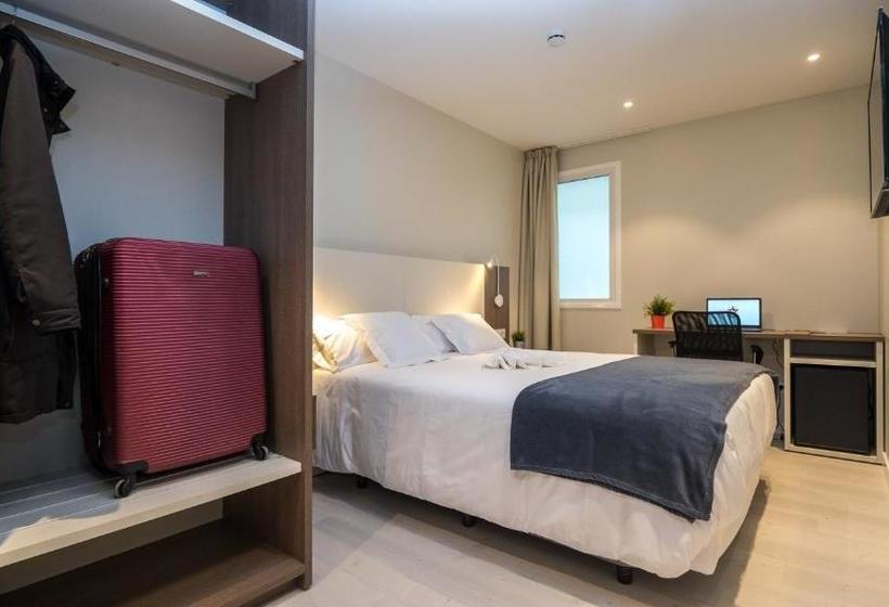 هتل Ciudadela Pamplona