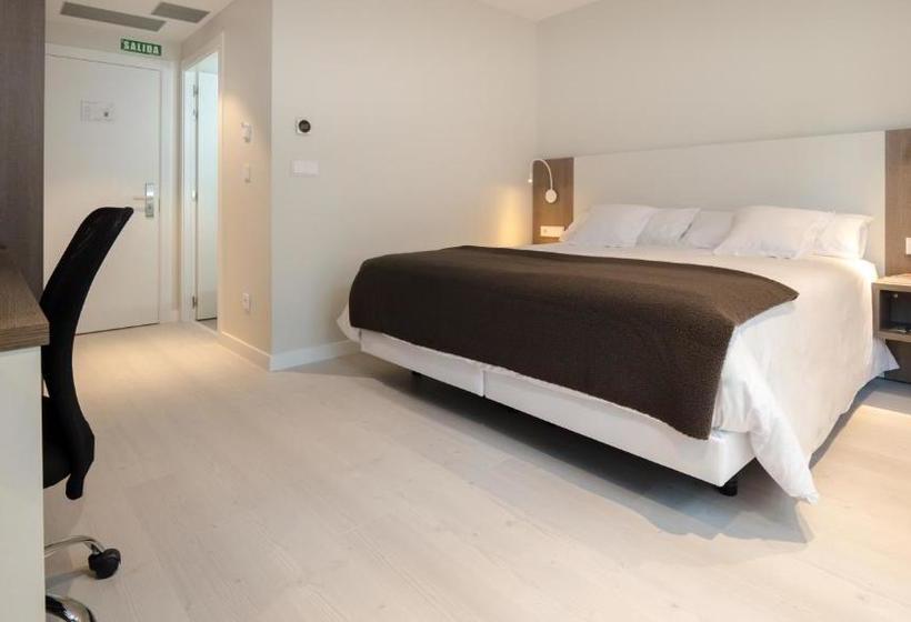 هتل Ciudadela Pamplona