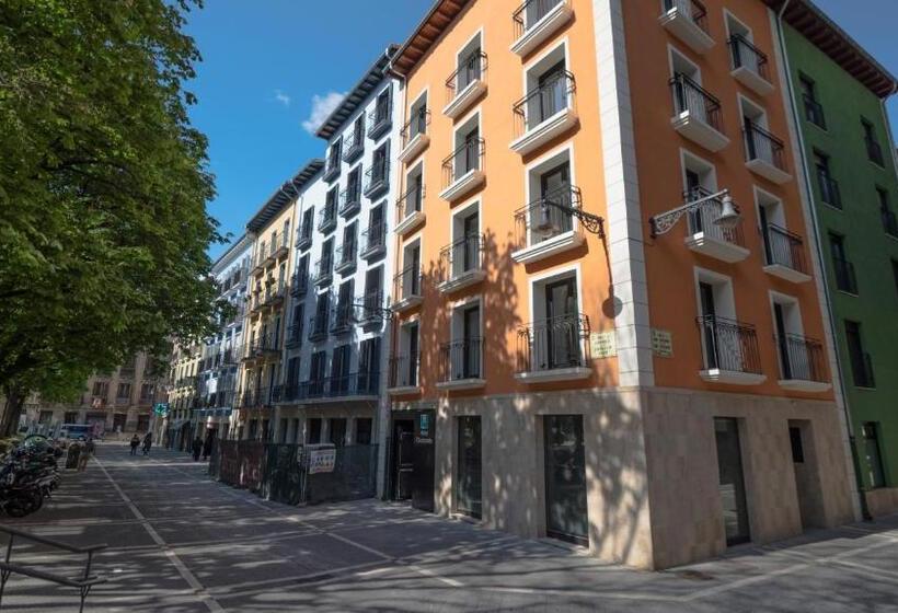 هتل Ciudadela Pamplona