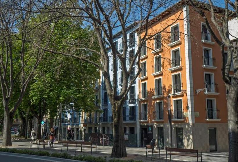 هتل Ciudadela Pamplona