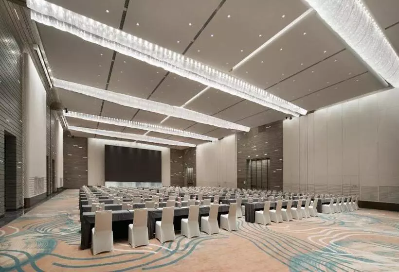 ホテル Crowne Plaza Wuhan Optics Valley, An Ihg