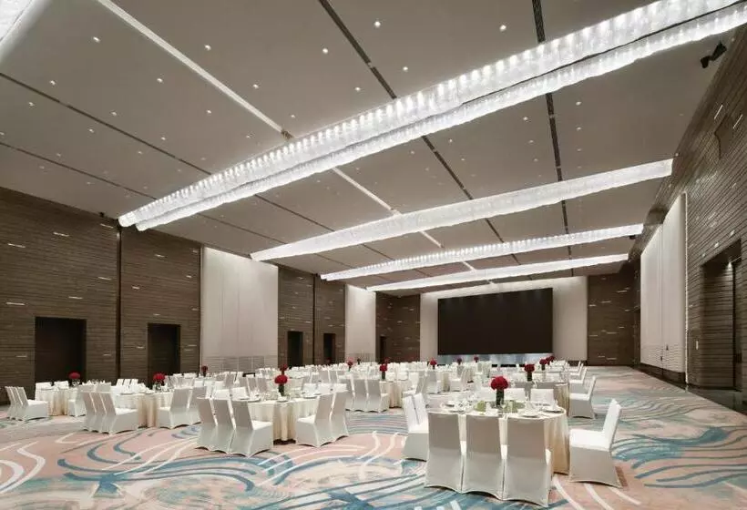 ホテル Crowne Plaza Wuhan Optics Valley, An Ihg