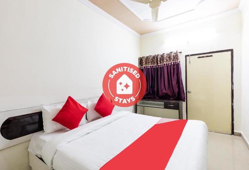 호텔 Capital O 41086 Royal Stay