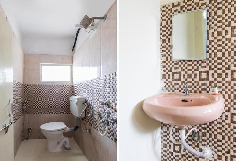 호텔 Capital O 41086 Royal Stay