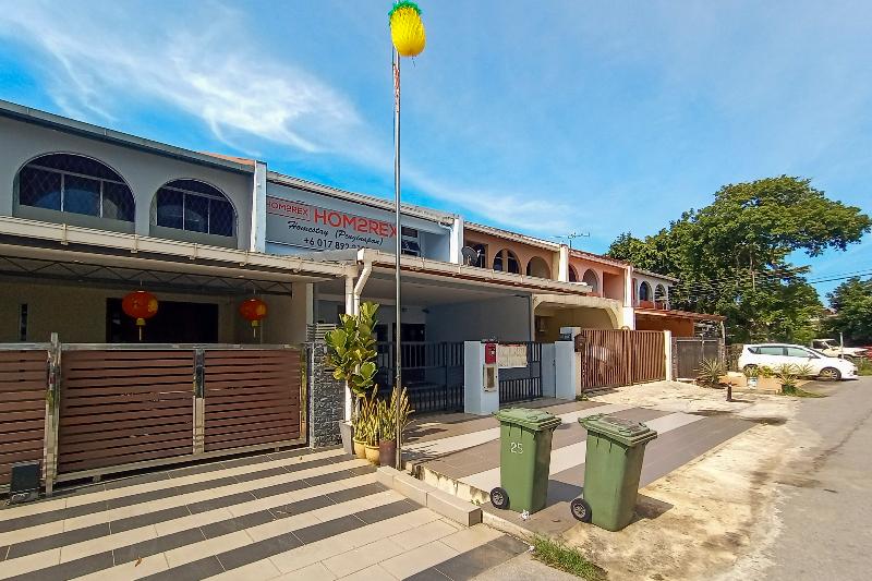 호텔 Oyo 90261 Hom2rex Kuching Homestay