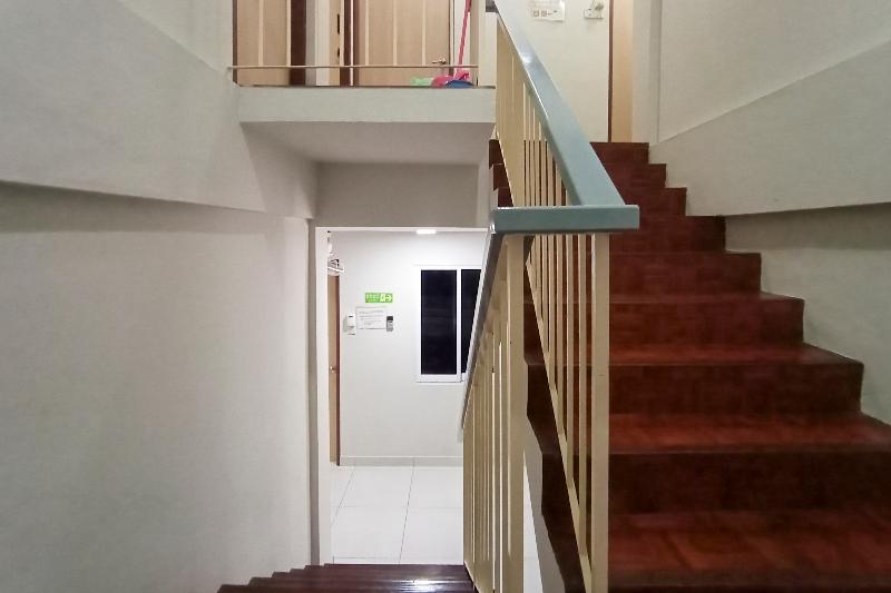 호텔 Oyo 90261 Hom2rex Kuching Homestay