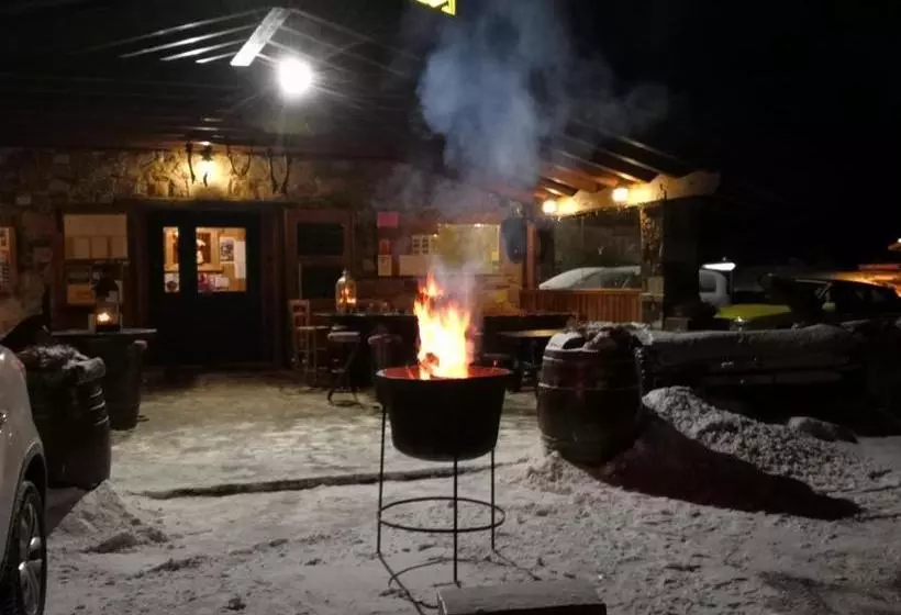 Hotelli Albergo Ristorante Dosso Alto