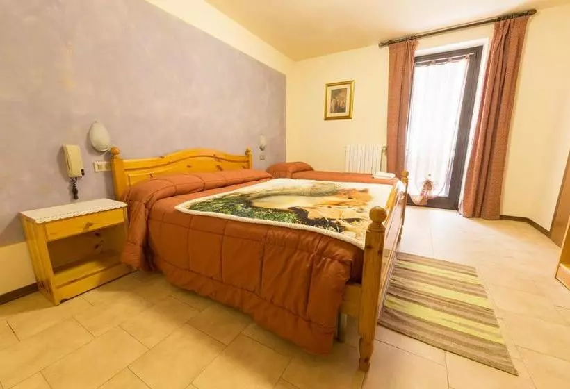 Hotelli Albergo Ristorante Dosso Alto