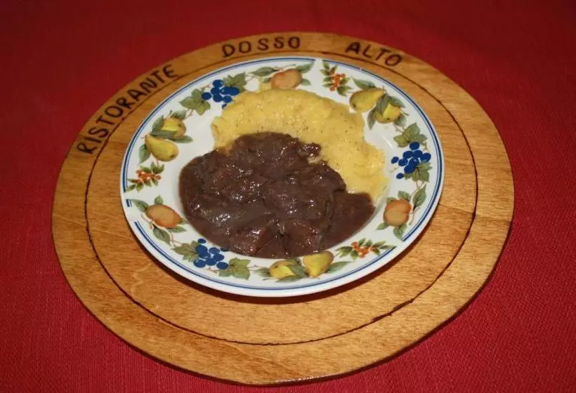 Hotelli Albergo Ristorante Dosso Alto