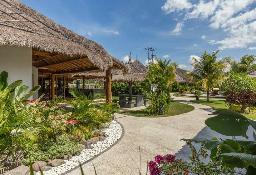 Отель Emocean Beach Boutique Dive Resort