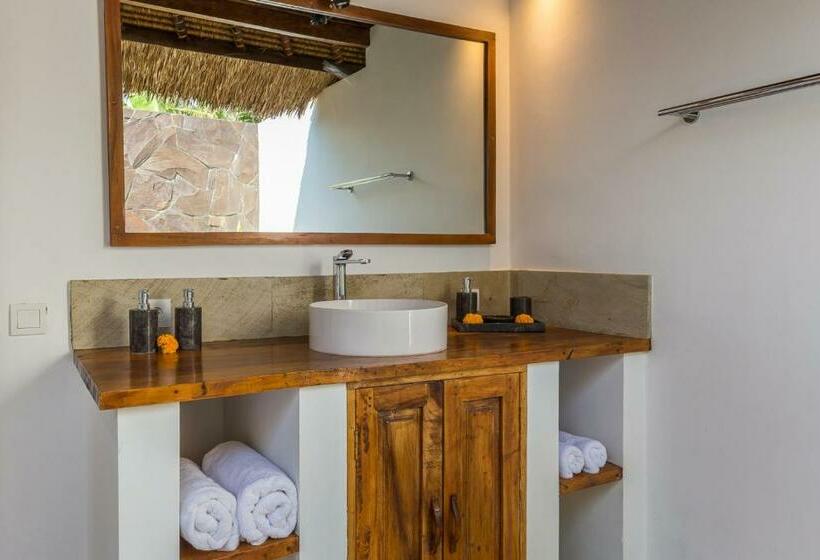 Отель Emocean Beach Boutique Dive Resort