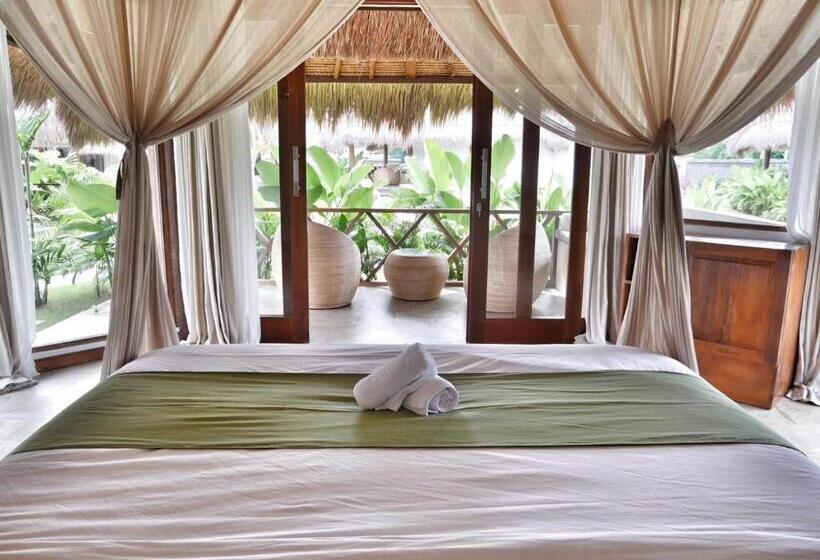 Отель Emocean Beach Boutique Dive Resort