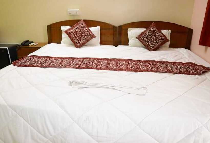 هتل Goroomgo Diamond Plaza Rajgir