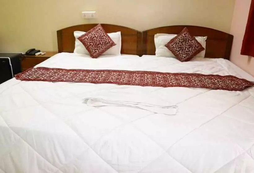 Hotelli Goroomgo Diamond Plaza Rajgir