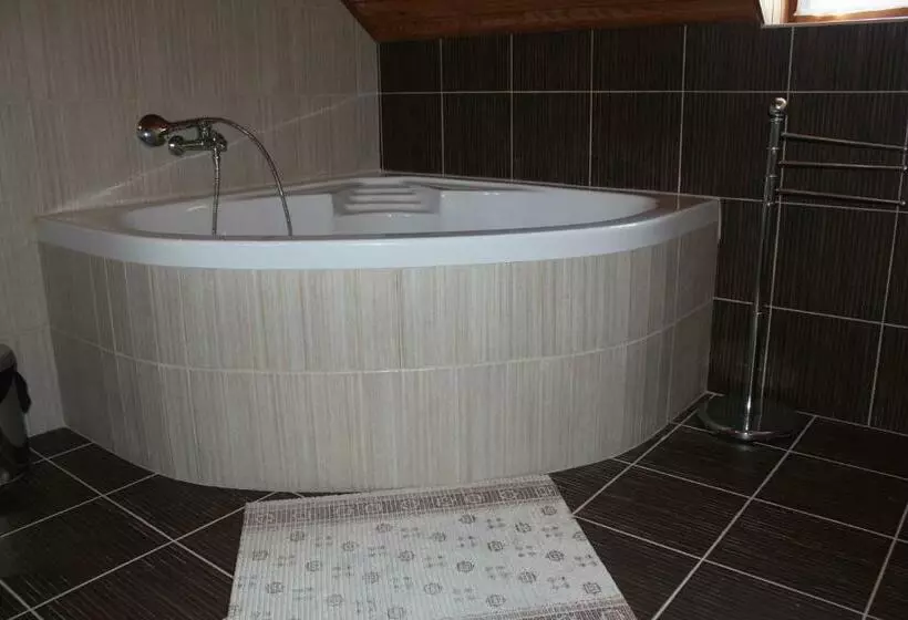 Majatalo Penzion Javorina