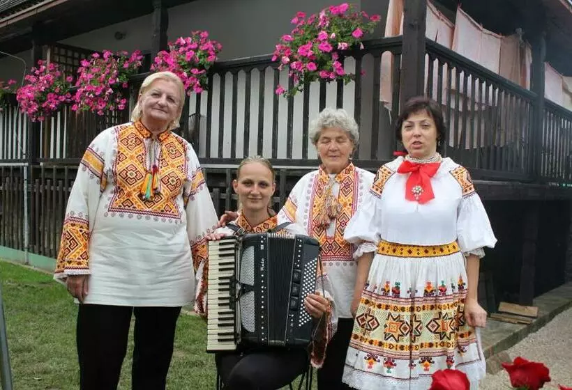 Majatalo Penzion Javorina