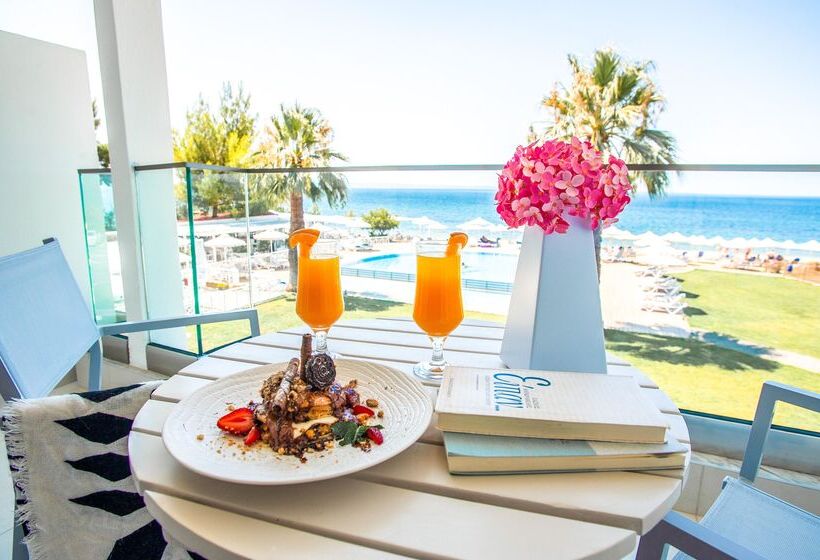 Acrotel Lilyann Boutique