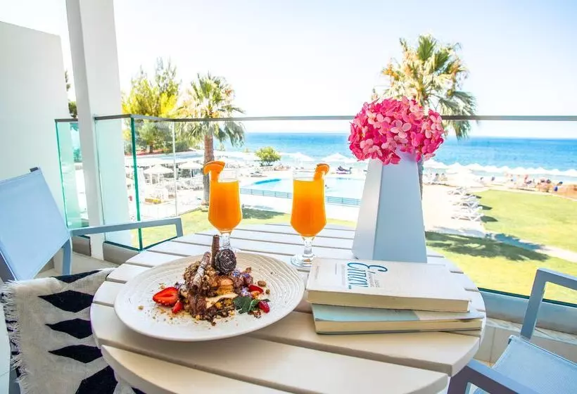 Acrotel Lilyann Boutique