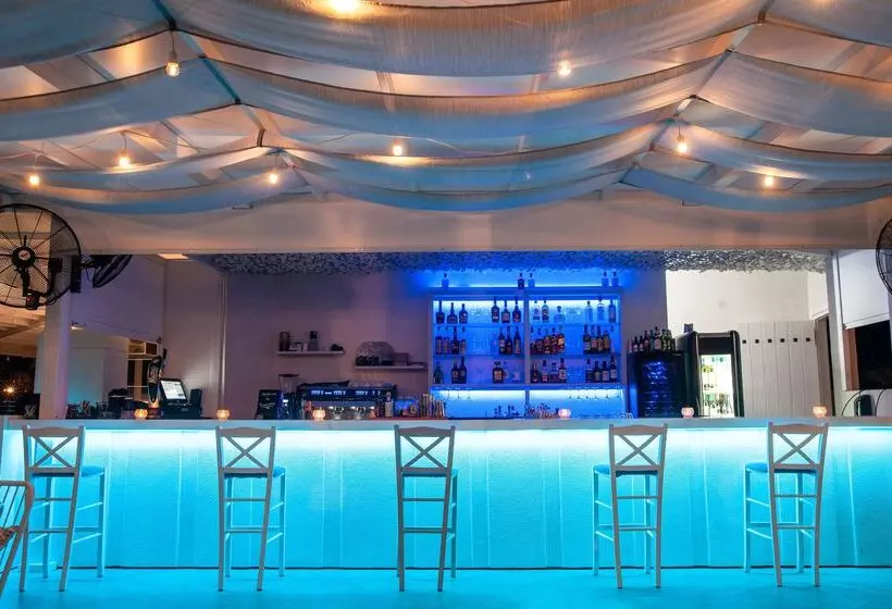 Acrotel Lilyann Boutique