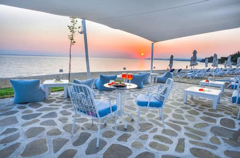 Acrotel Lilyann Boutique