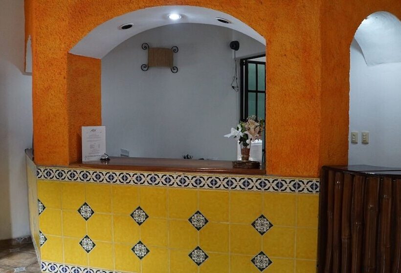 בית מלון כפרי Aalada Playa Del Carmen