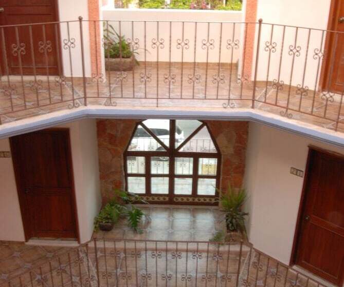 בית מלון כפרי Aalada Playa Del Carmen