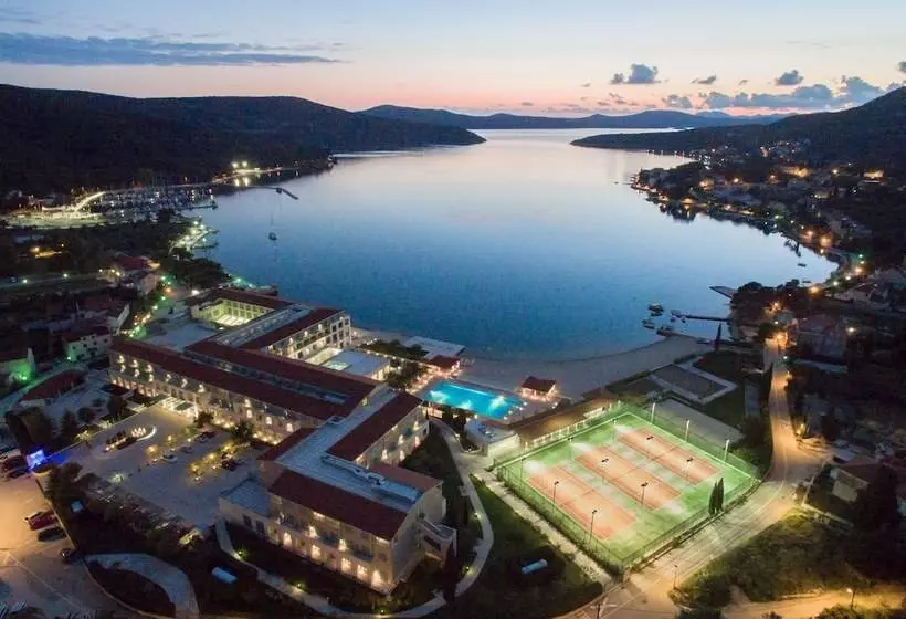 Отель Admiral Grand