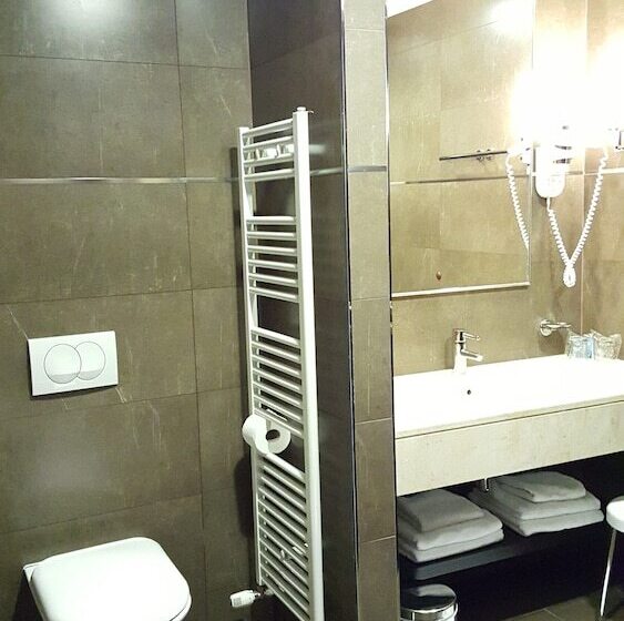 هتل Admiral Grand