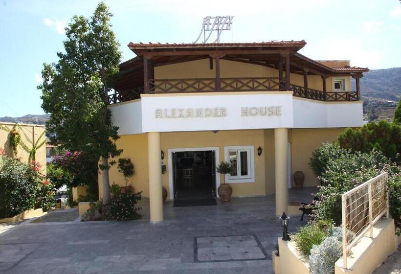 فندق Alexander House