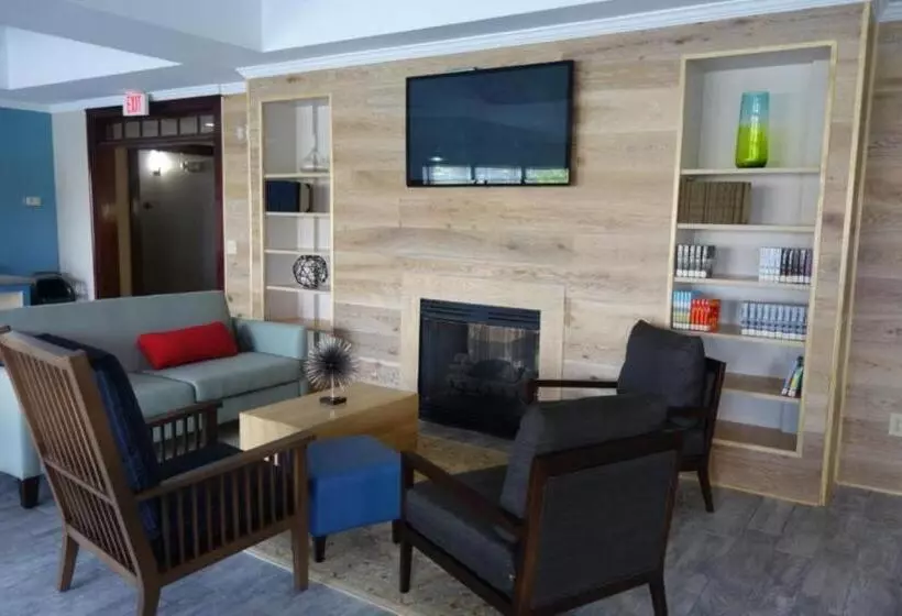 Отель Spark By Hilton Commerce, Ga