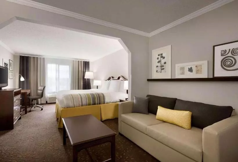 Отель Spark By Hilton Commerce, Ga