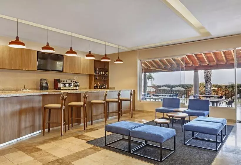 בית מלון כפרי Fiesta Inn Cuernavaca