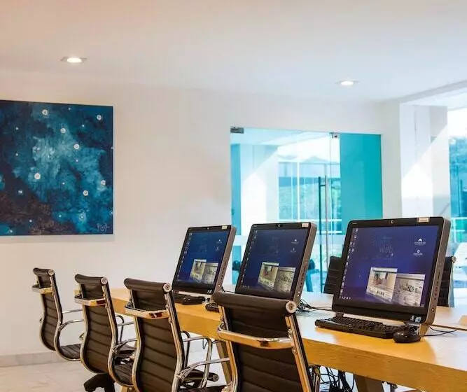 ホテル Fiesta Inn Culiacan