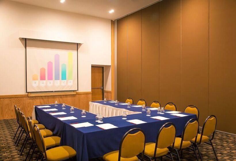 בית מלון כפרי Fiesta Inn Culiacan