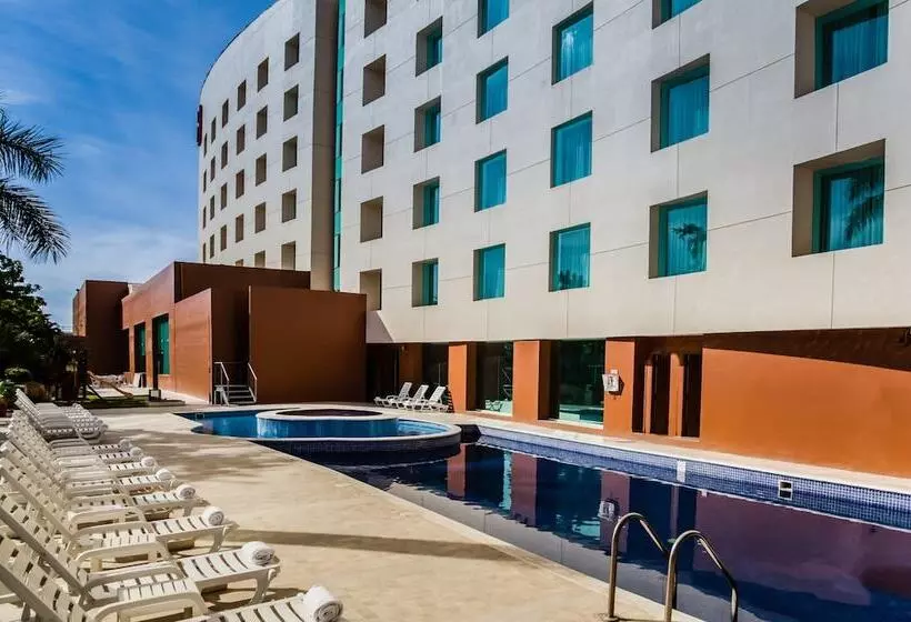 ホテル Fiesta Inn Culiacan