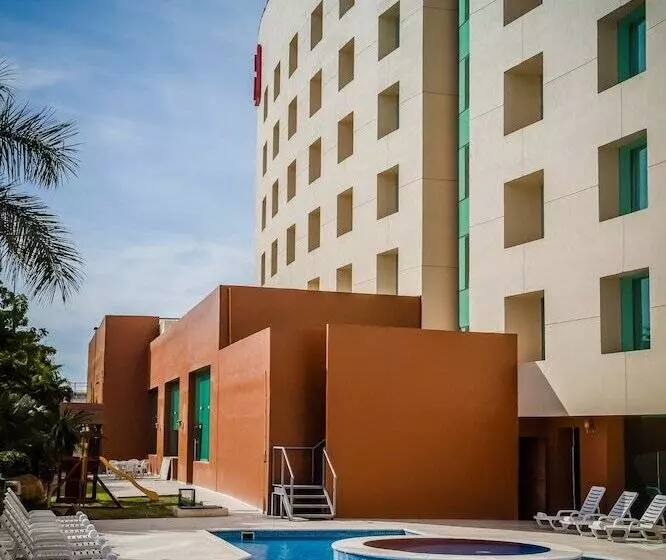 ホテル Fiesta Inn Culiacan