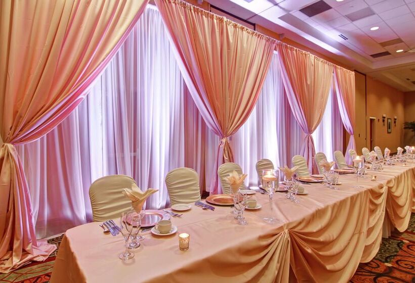 فندق Hilton Garden Inn Ottawa Airport