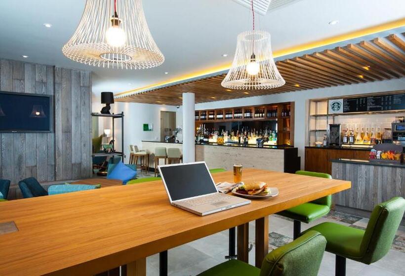 ホテル Holiday Inn Salisbury   Stonehenge, An Ihg