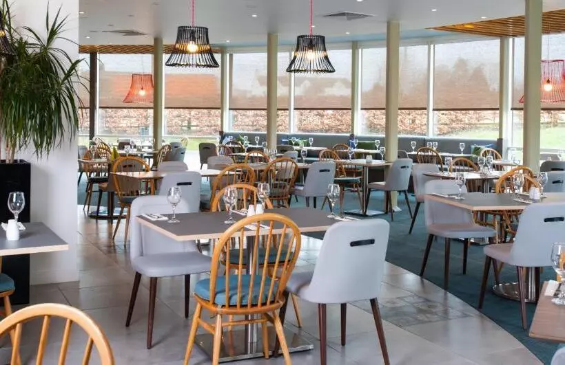 Отель Holiday Inn Salisbury Stonehenge, An Ihg