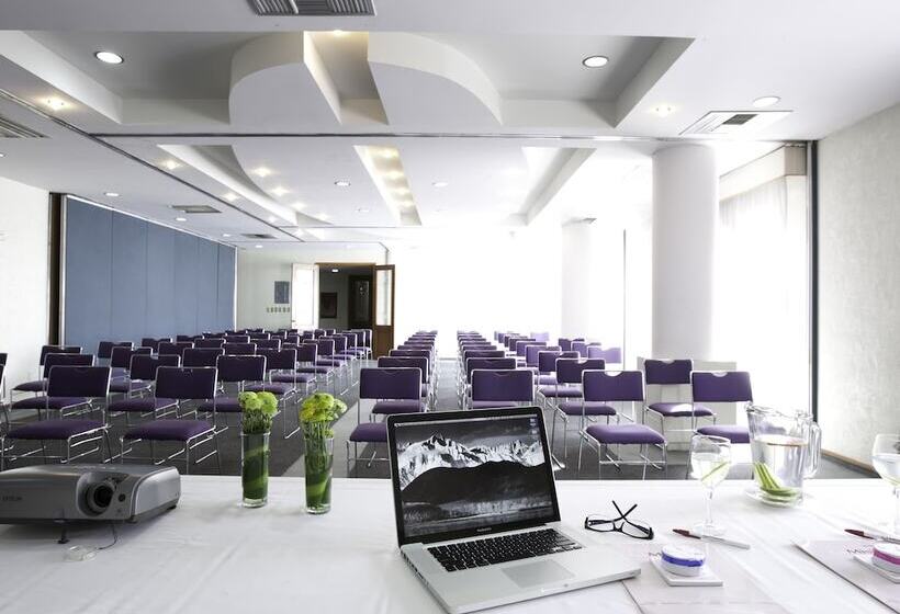 هتل Mision Express Celaya