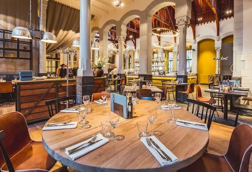 Post Plaza Hotel & Grand Café