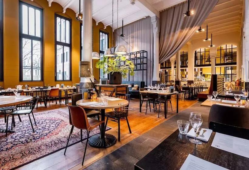 Post Plaza Hotel & Grand Café