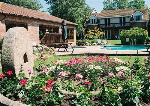 בית מלון כפרי Samares Coast